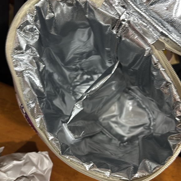 Natural Elements Insulated Wine Bottle Carrier featuring colorful parrots 🦜 - Picture 10 of 10